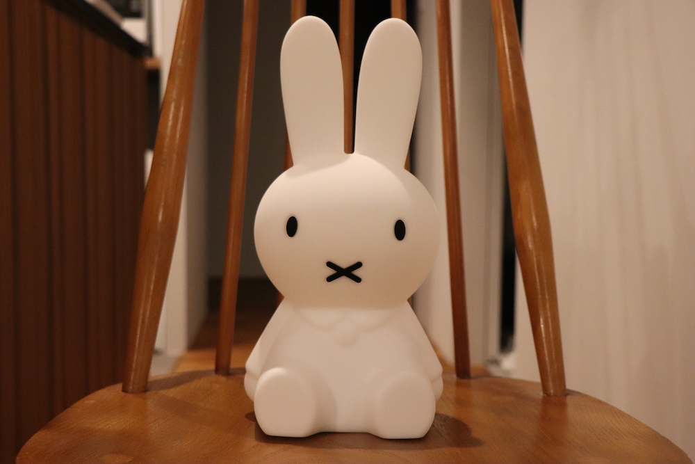 暗がりに浮かぶミッフィーが可愛らしいくてたまらない Miffy First Light Ojilog