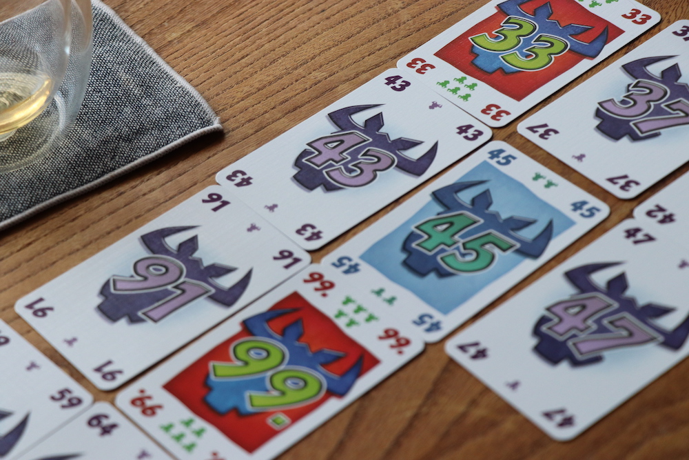ニムトはルールも簡単で気軽に遊べるカードゲーム 旅行の夜に丁度良い